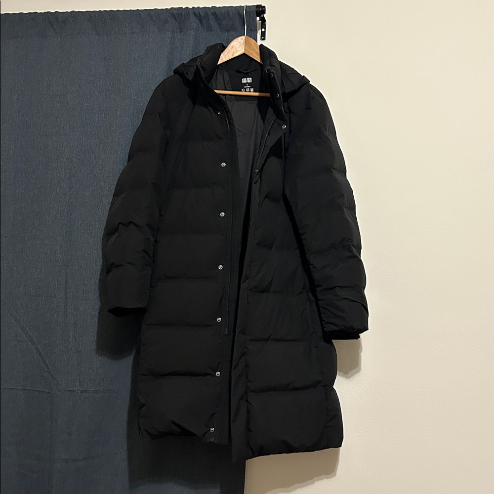 Uniqlo Seamless Down Long Coat with Detachable Hood - Black, Size Small